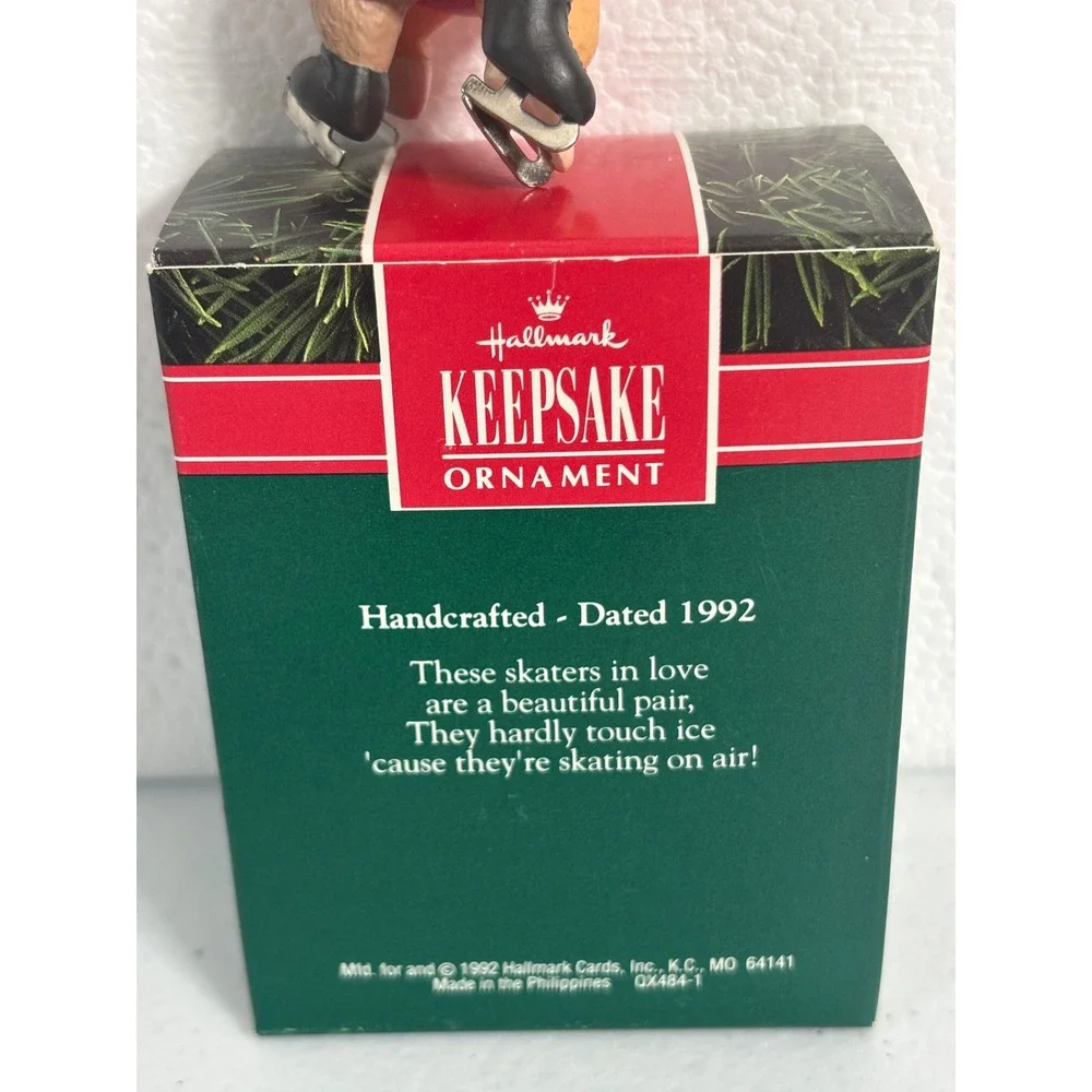 Hallmark Keepsake Ornament Love to‎ Skate Christmas 1992 Bear Couple Ice Skating